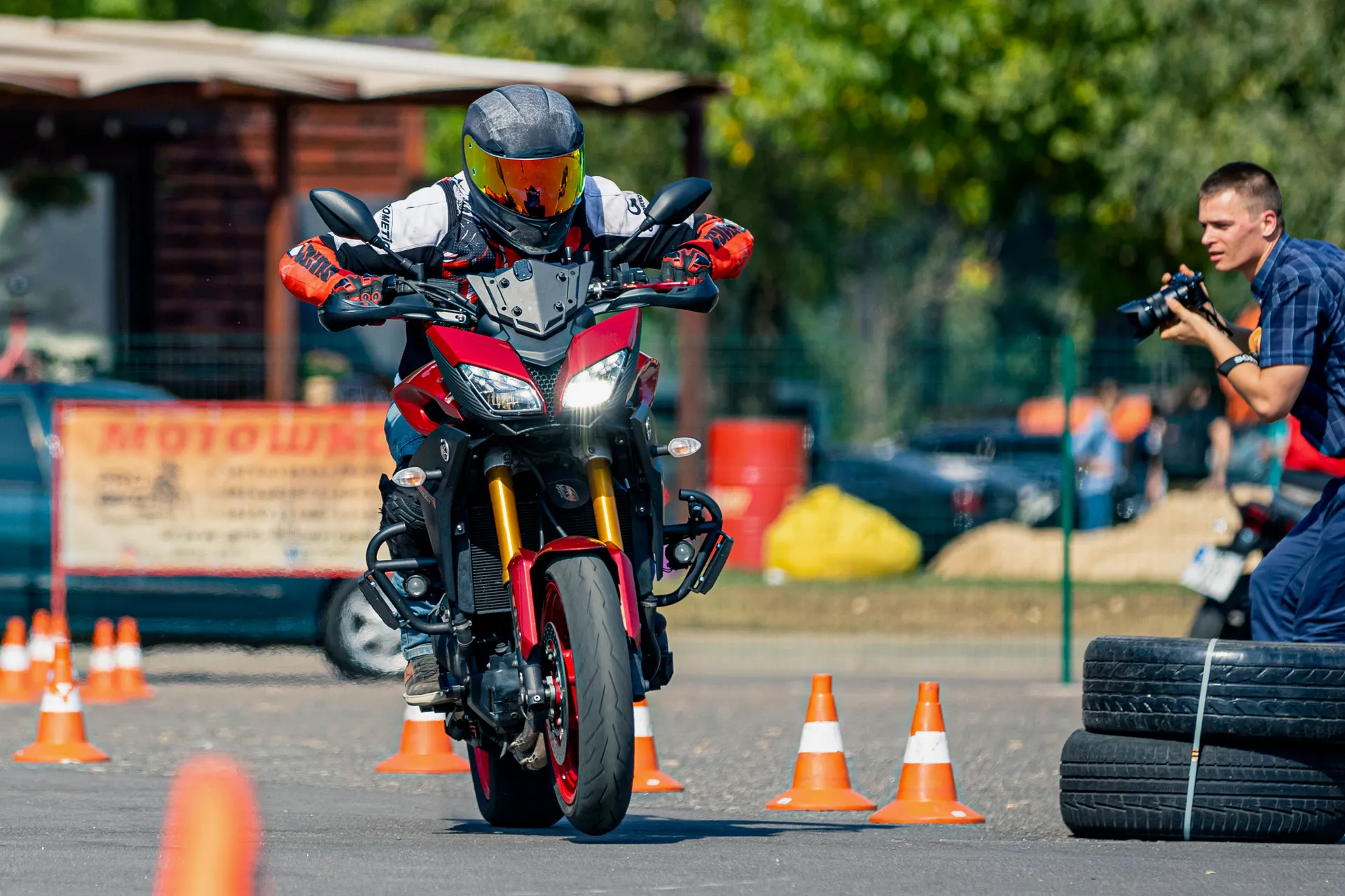 Як обрати мотошколу? Куди піти вчитись на мотоциклі?